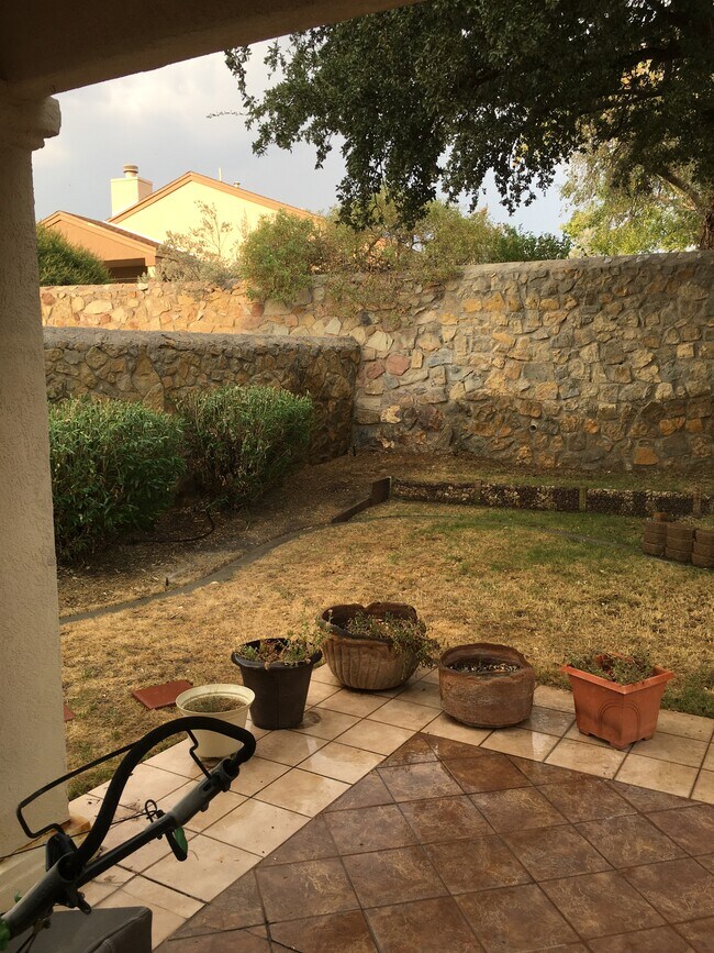 Building Photo - 5036 Shadow Mountain Rd