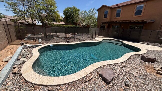 Building Photo - 624 W Mesquite Tree Ln