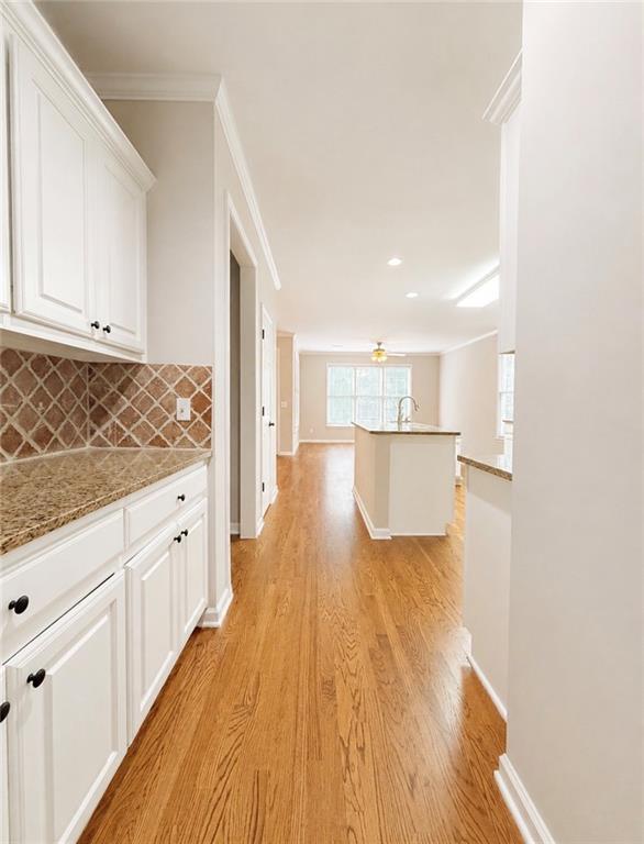 Building Photo - 3235 Bentwood Close