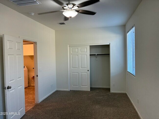 Building Photo - 69 S 195th Ln