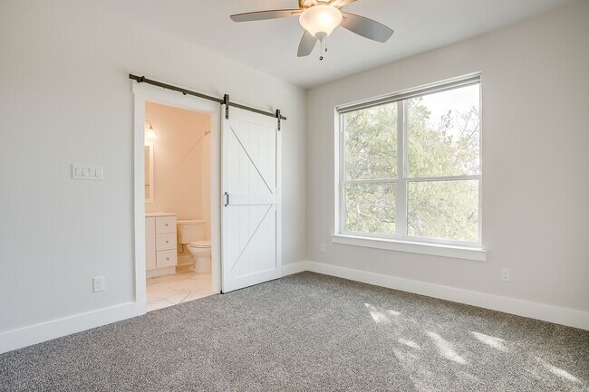 Building Photo - 2321 Benbrook Blvd