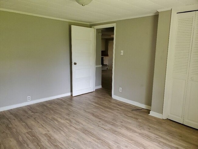 Building Photo - AVAILABLE NOW!! Duplex in Boiling Springs ...