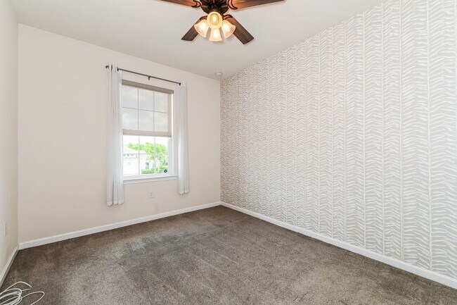 Building Photo - *** Bayshore 3 bed 2 bath *** Resort-Style Amenities and Pet friendly ***