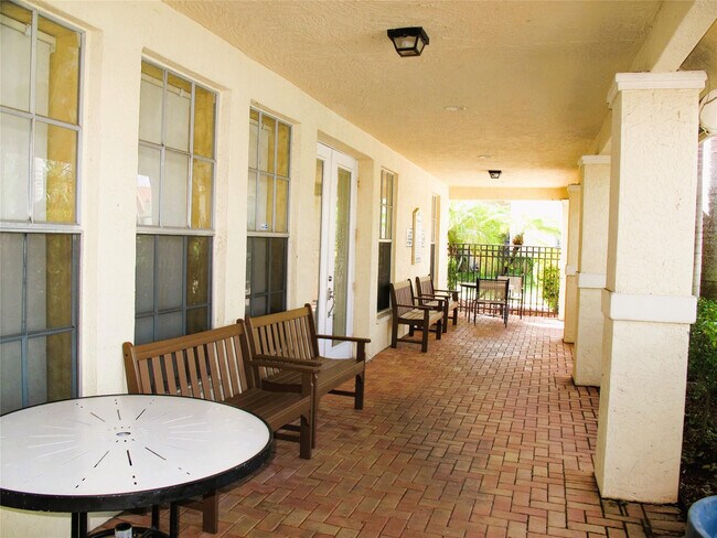 Building Photo - 1263 SW 46th Ave