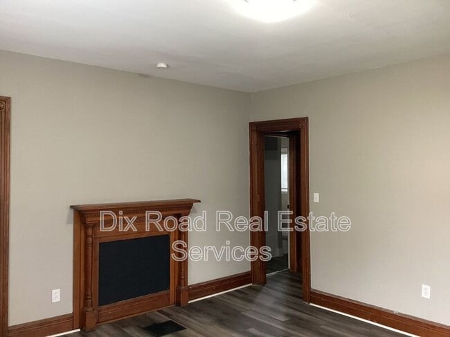 Building Photo - 335 Watervliet Ave
