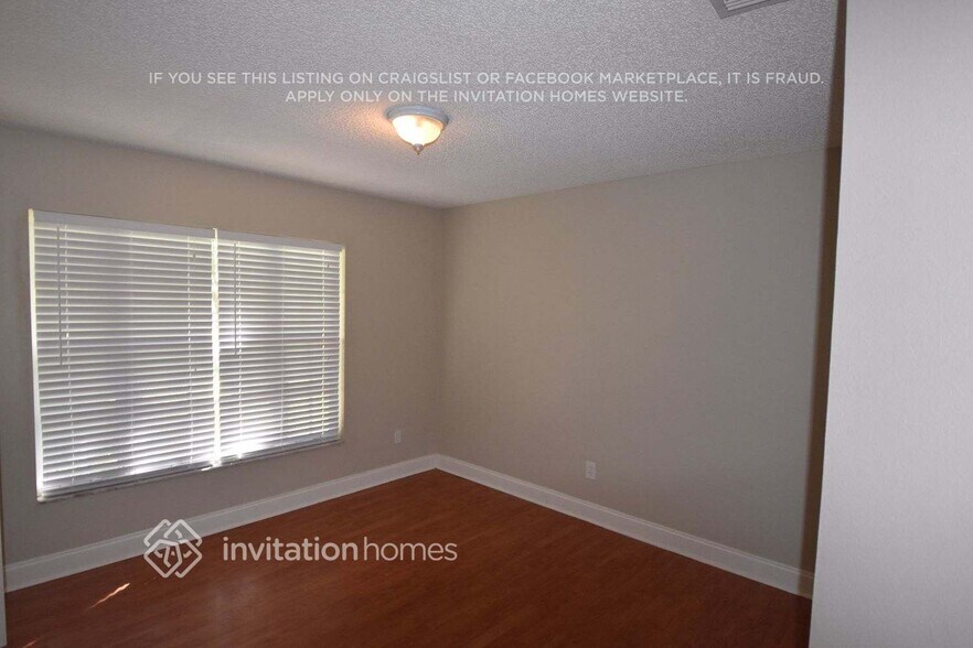 Building Photo - 412 Country Wood Cir