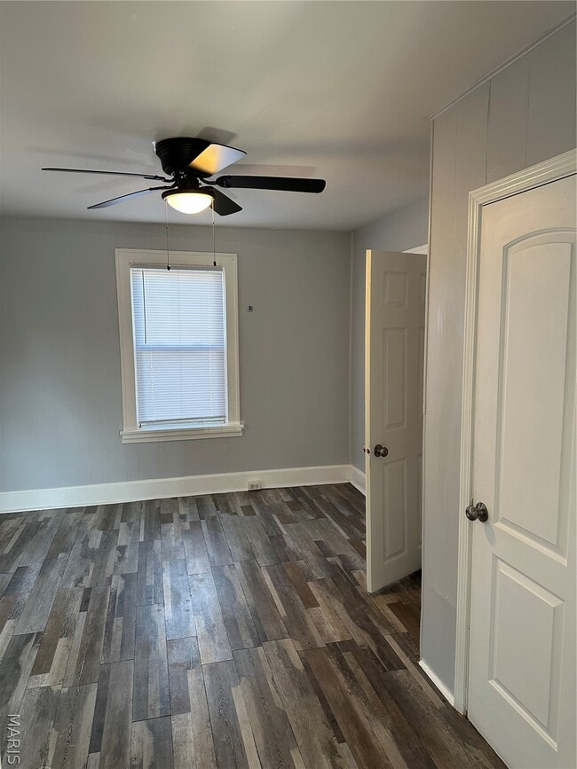 Building Photo - 6507 Leschen Ave