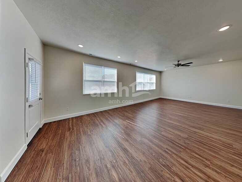 Building Photo - 1369 White St