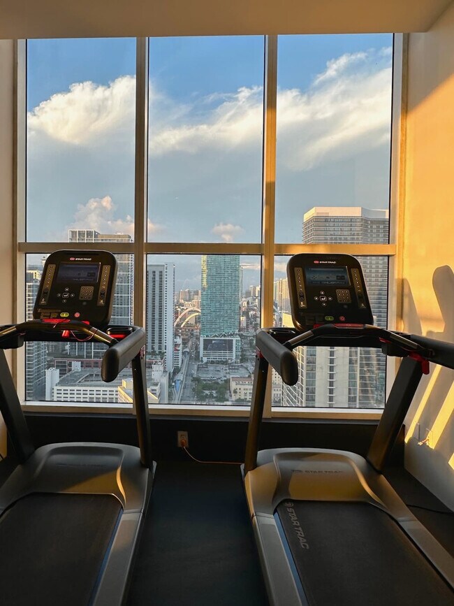 Building Photo - 137 NE 2nd Ave