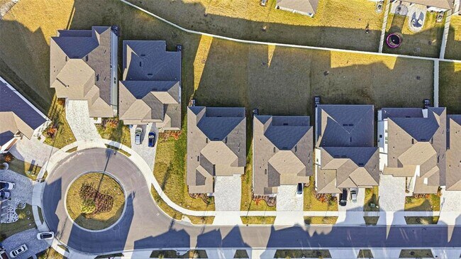 Building Photo - 6962 Jared Oaks Dr