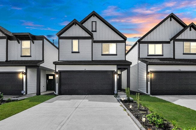 Primary Photo - 12326 Basilwood Dr
