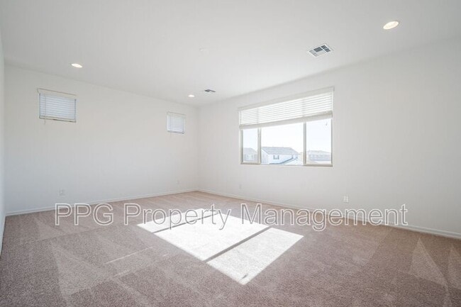 Building Photo - 11988 N 169th Ave