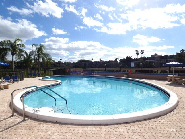 Building Photo - 357 N Rock Island Rd