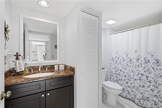 Building Photo - 5982 SE Riverboat Dr