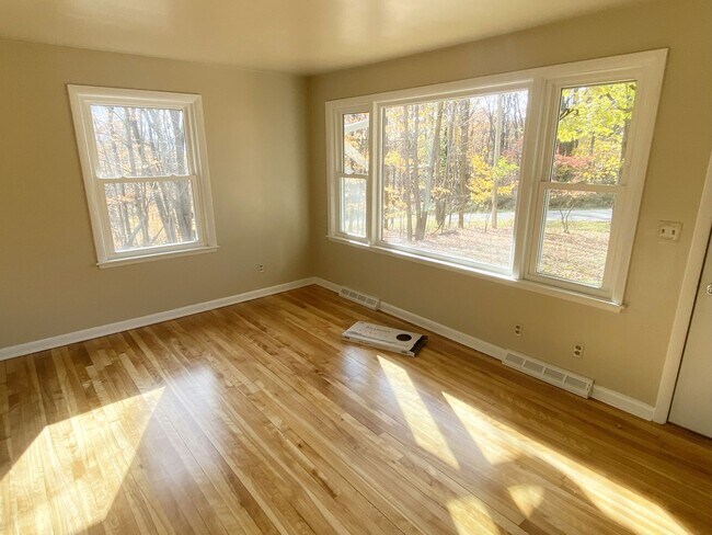 Building Photo - 4-Bedroom, 1 Bath Home on Wooded Lot near Aspirus Hospital