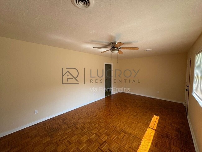 Building Photo - 577 Dryden Ave