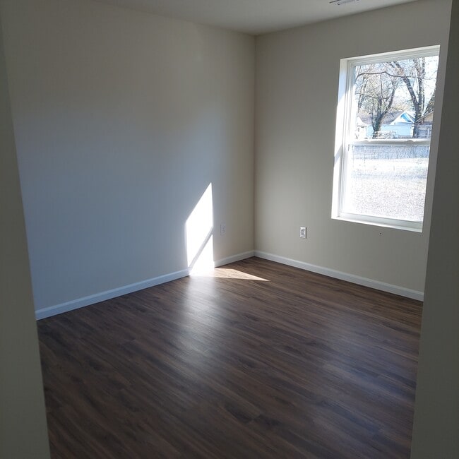 Building Photo - 821 S Muldrow St