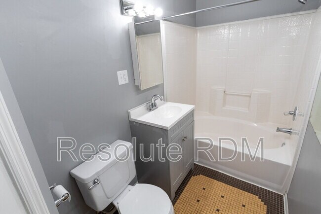 Building Photo - 1128 Sterling St