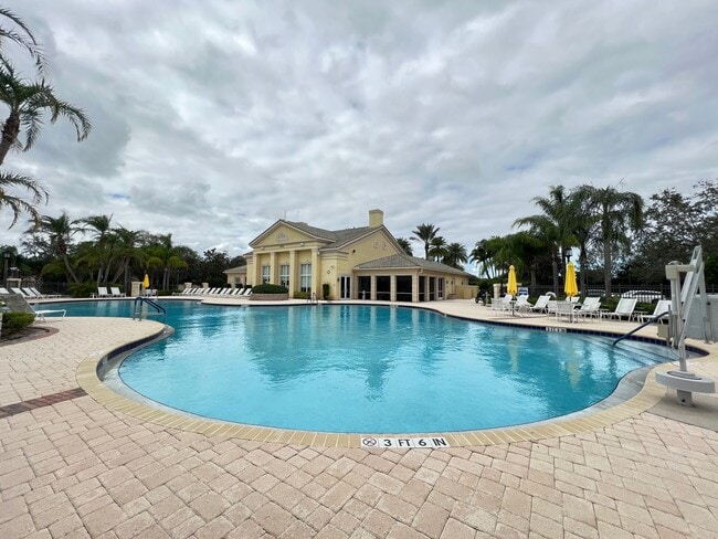 Building Photo - Luxury Living in a Gated Community – Modern 2-Bed Home with Premium Amenities!