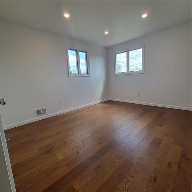 Building Photo - 47 Crimson Bramble Rd