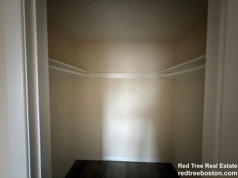 Building Photo - 245 Main St