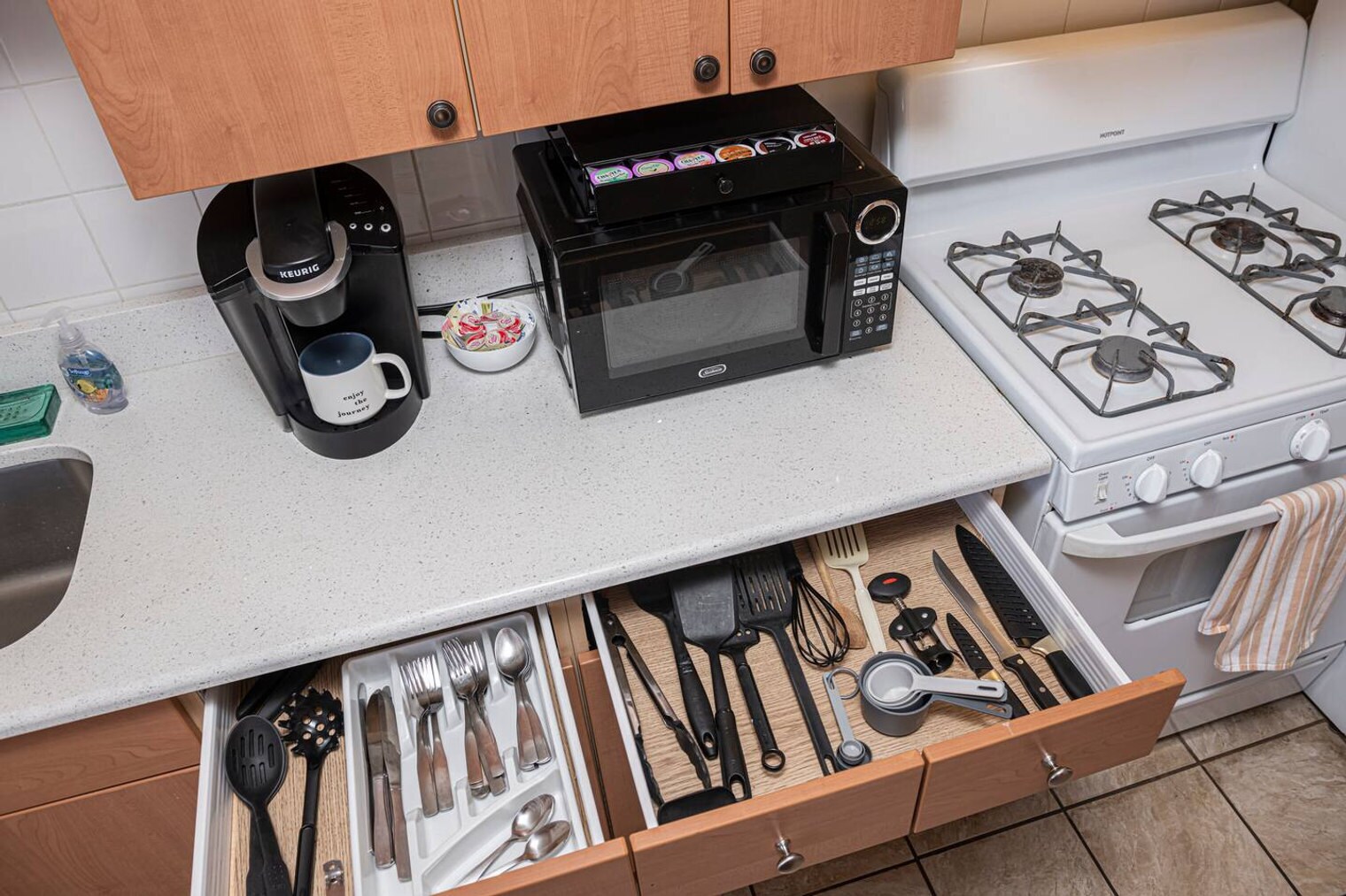 Building Photo - 658 Lancaster Ave