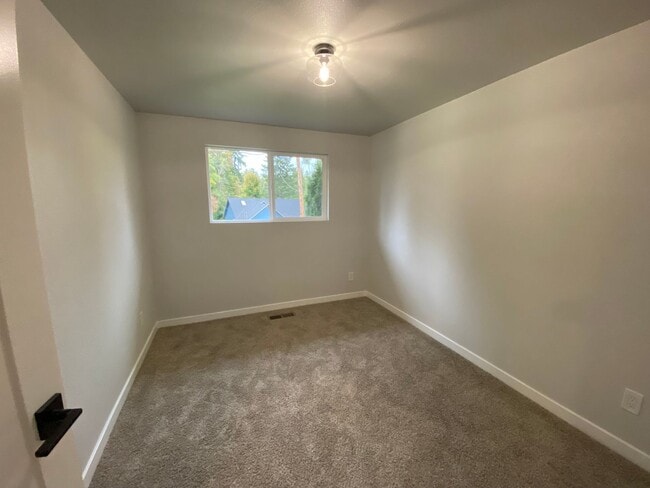Building Photo - Woodland Creek Rambler on Corner lot with large yard