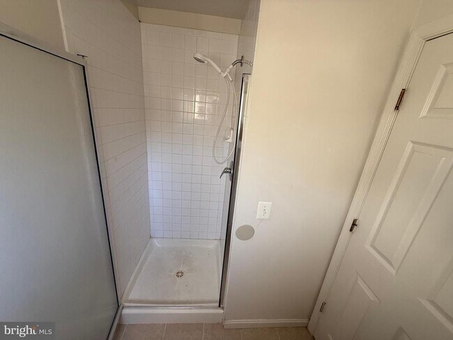 Building Photo - 22976 Fontwell Square