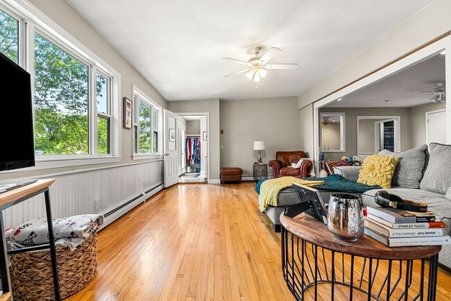 Building Photo - 22 Witham St