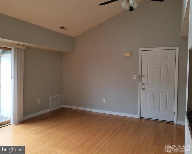 Building Photo - 1413 Ravens Crest Dr