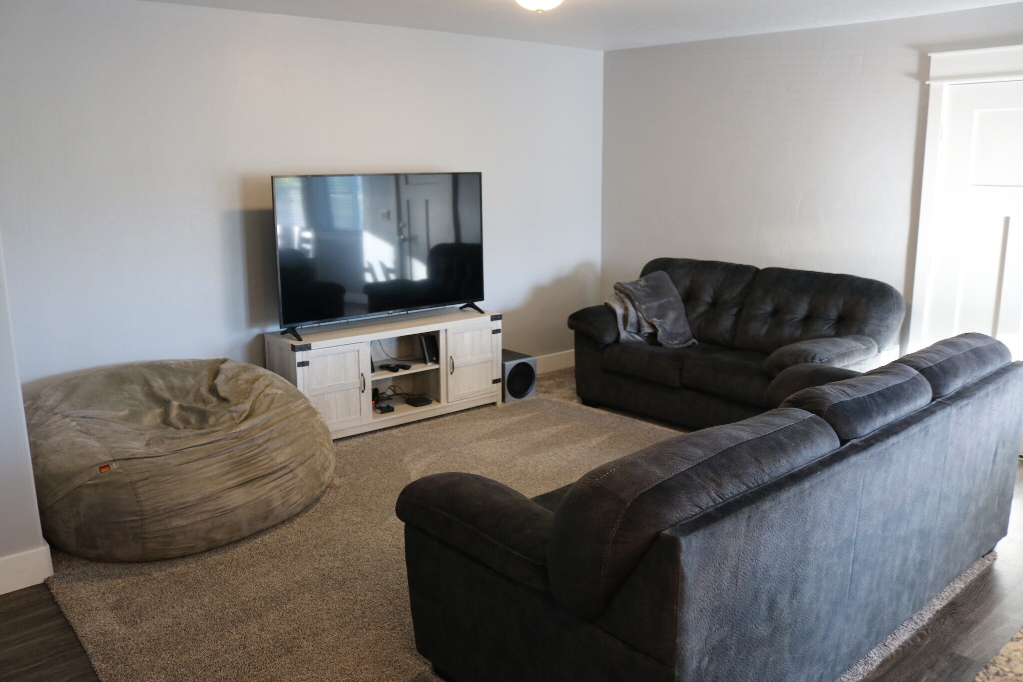 Building Photo - 287 W 20 N