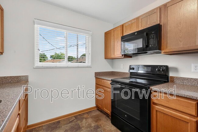 Building Photo - 3127 Thomas Ave