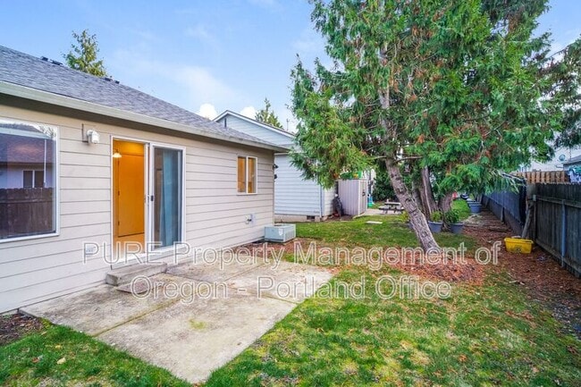 Building Photo - 3633 NE 158th Ave