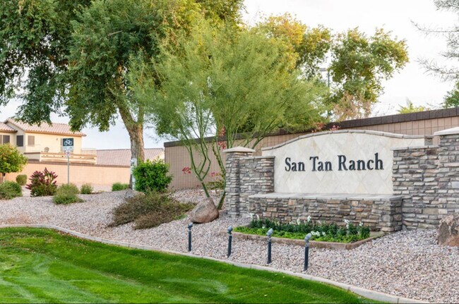 Building Photo - 3813 E Wyatt Way