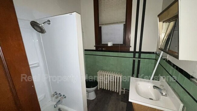 Building Photo - 1247 Chartiers Ave