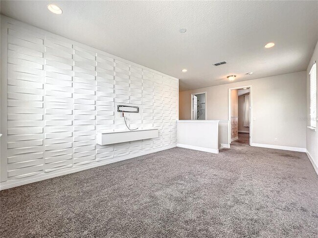 Building Photo - 4993 Southlawn Ave