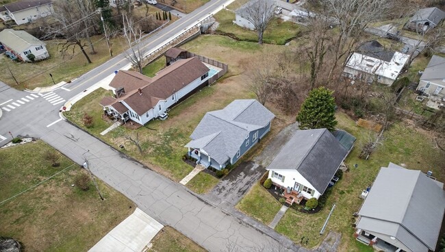 Building Photo - Fully Furnished Historic Home