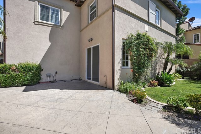 Building Photo - 21 Gardenpath