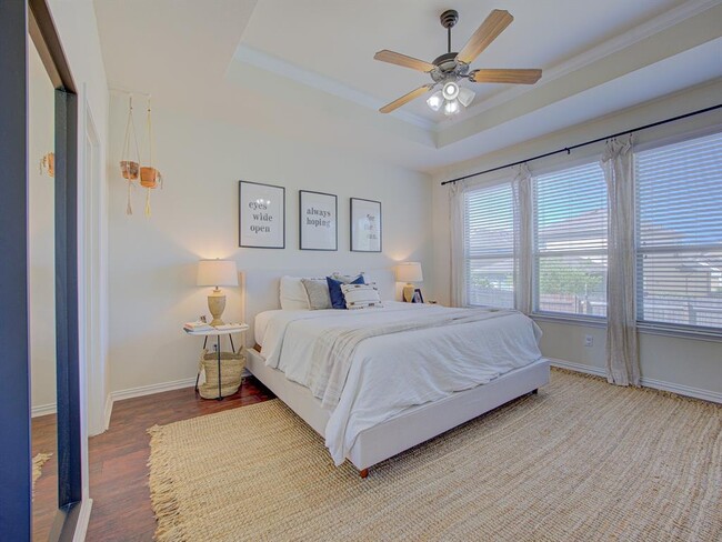 Building Photo - 9928 Aly May Dr