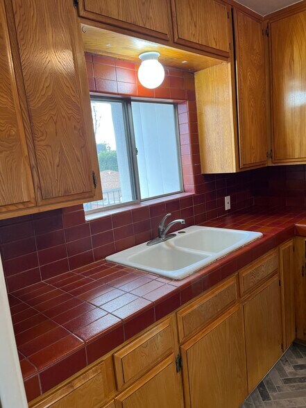 Building Photo - 13744 Burbank Blvd