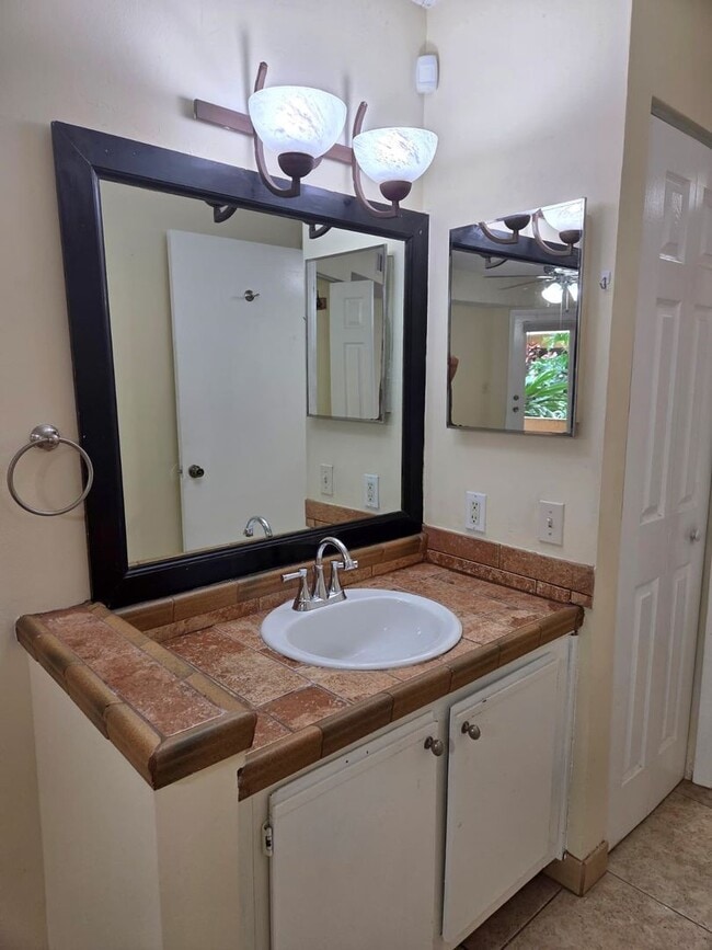 Building Photo - Upgraded 2BR/2BA – Gated Community, Great Amenities!