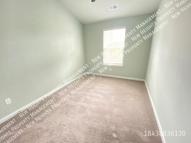 Building Photo - Adorable Townhome in Cane Bay!