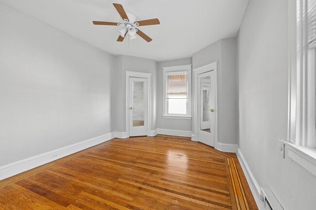 Building Photo - 1609 W Nedro Ave