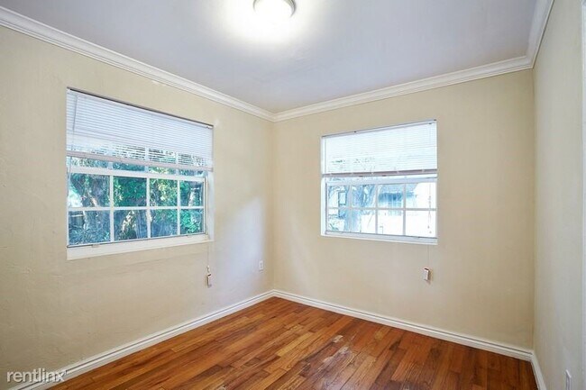 Building Photo - 2 br, 1 bath House - 571 NE 110th Ter