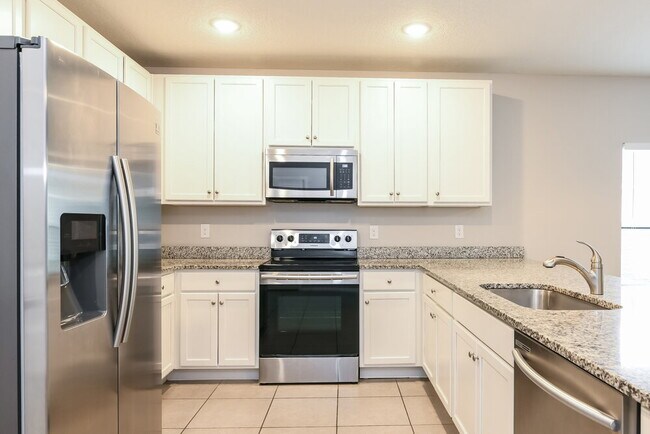 Building Photo - 956 Louvre Ct