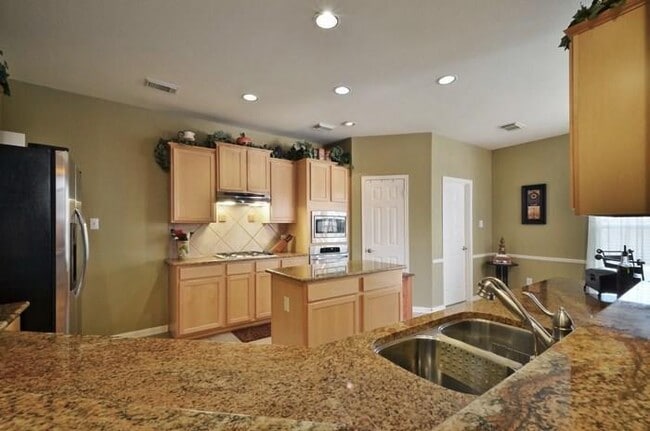 Building Photo - 1302 Hunter Ace Way
