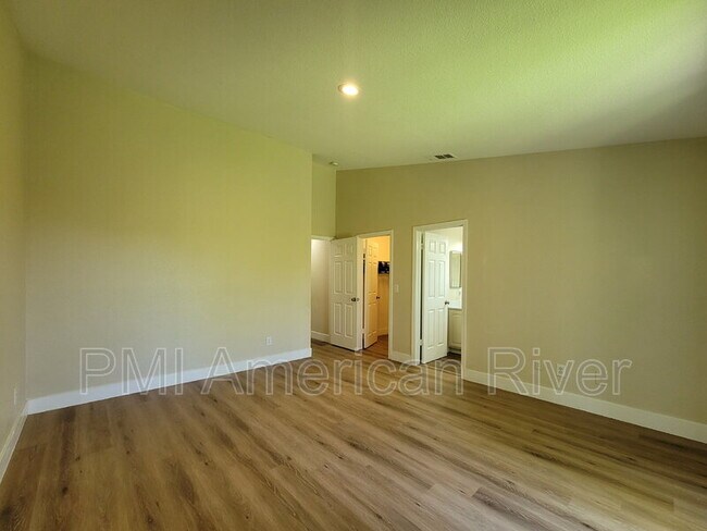 Building Photo - 461 Ebi Way