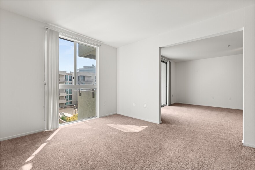 Building Photo - 267 S San Pedro St