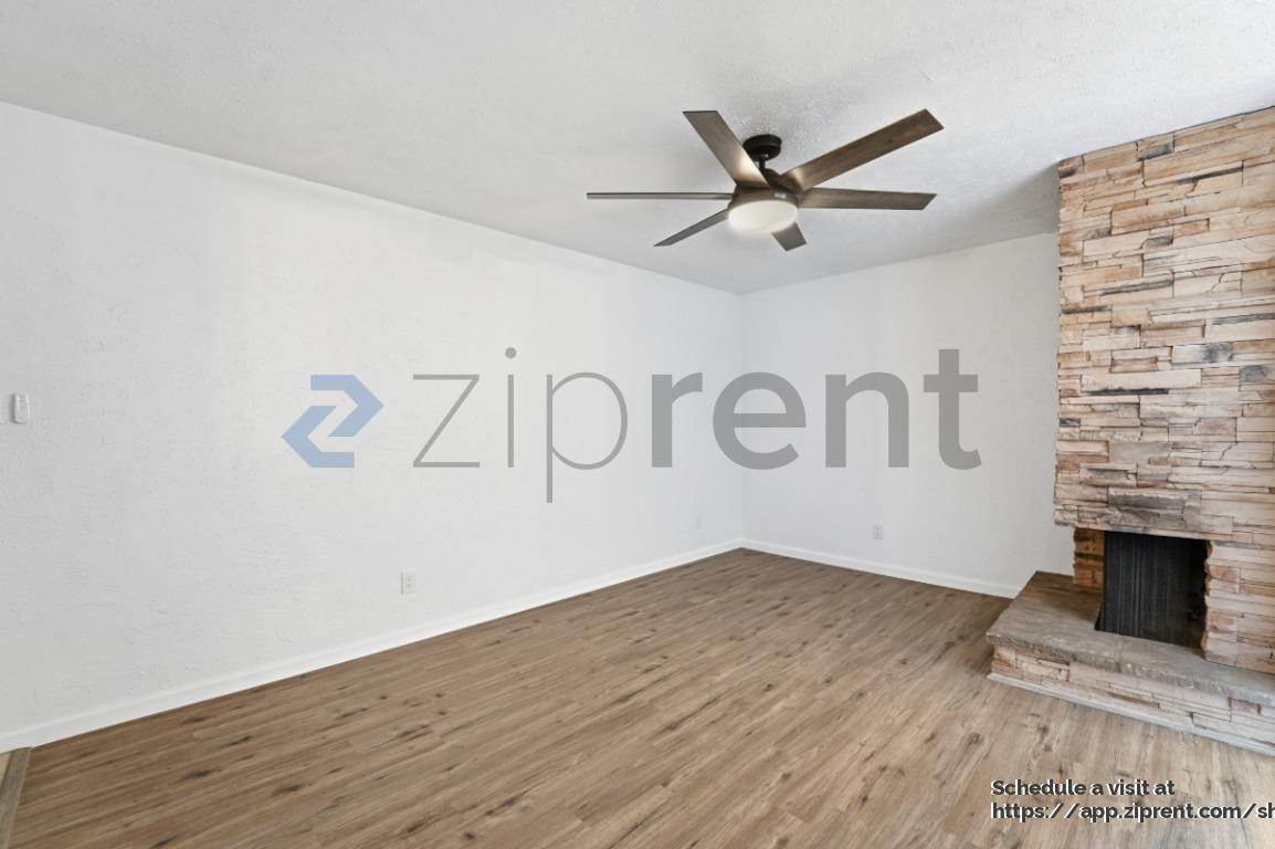 Building Photo - 1620 N Wilmot Rd
