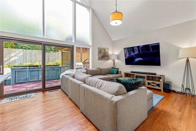 Building Photo - 235 Hillside Dr NW